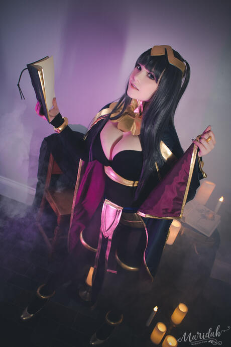 Tharja (Fire Emblem)