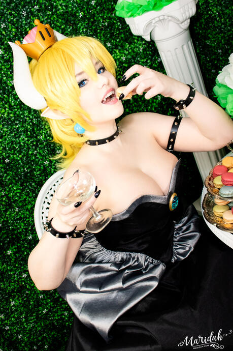 Bowsette (Mario Brothers)